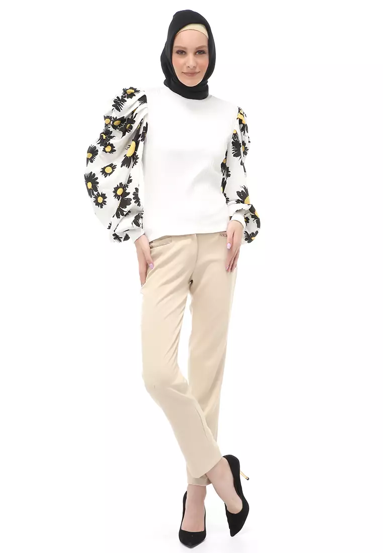 Kartika Blouse Muslimah Atasan Wanita Long Sleeve Motif Flower Regular Fit - Putih