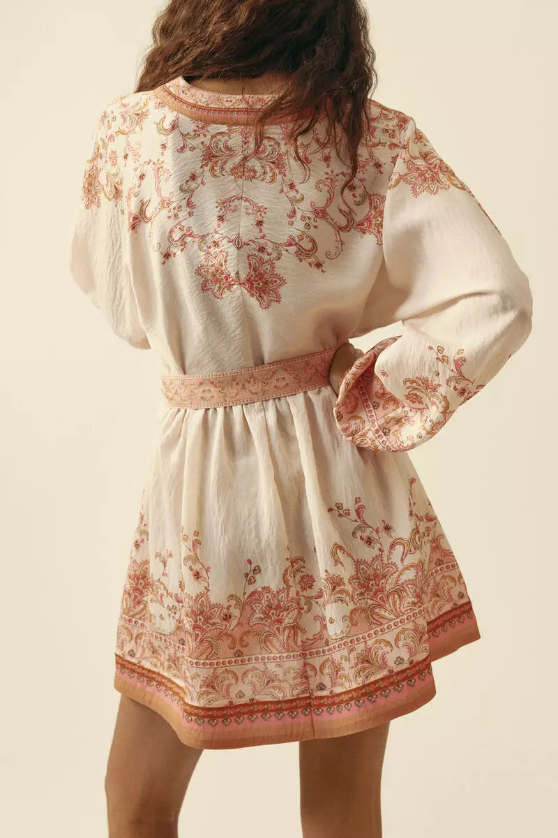 Loose-fit tie-belt dress