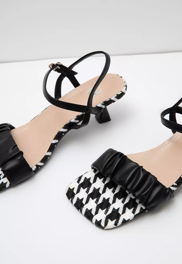 Leatira Checkered Heels Black