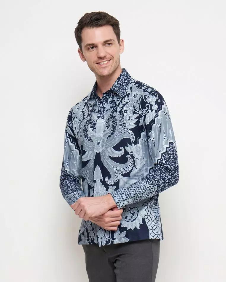 Regfit Prawara Kemeja Batik Pria Lengan Panjang