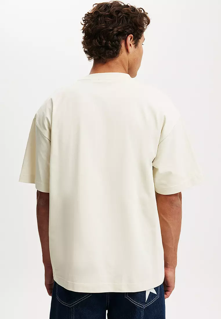 Box Fit Graphic T-Shirt