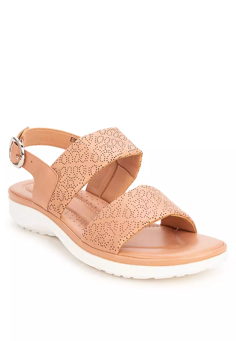 Discount on Unlisted  shoes - SKU: Clover Sandals Softawalk