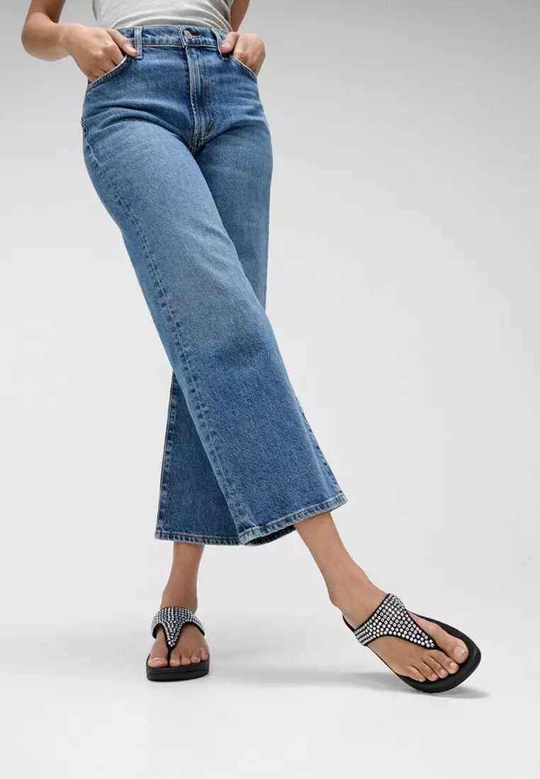 FitFlop LULU Maxi-Crystal Toe-Post Sandals- Black (E5U-001)