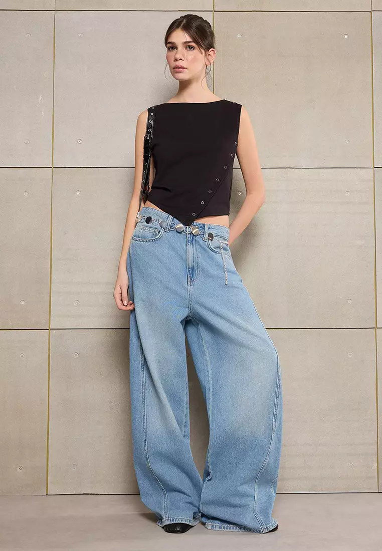 Fitted/Bodycon Boat Neck Sleeveless Crop Top