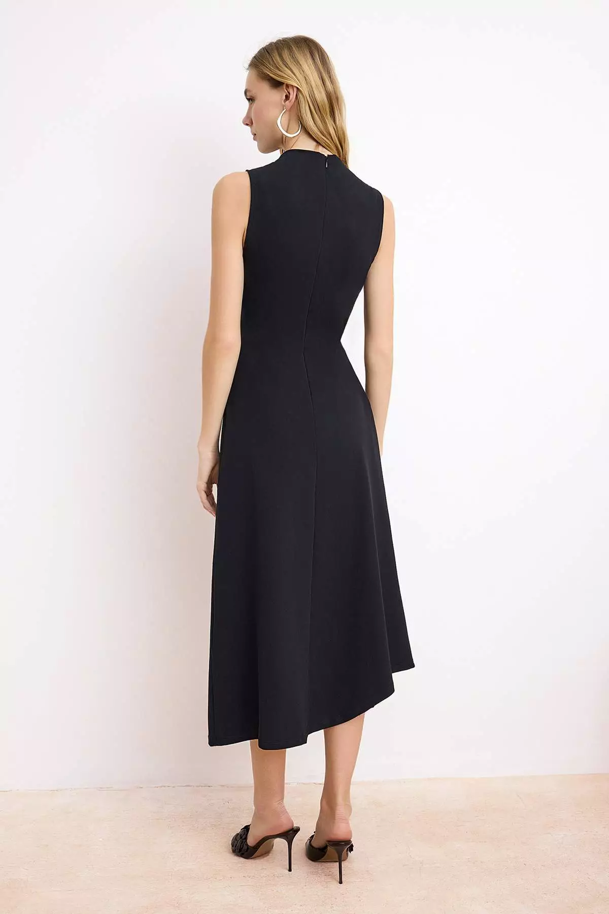 Black A-Line/Bell Form Asymmetrical Sleeveless Shirred Midi Paper Touch Knitted Dress Twoss26El156