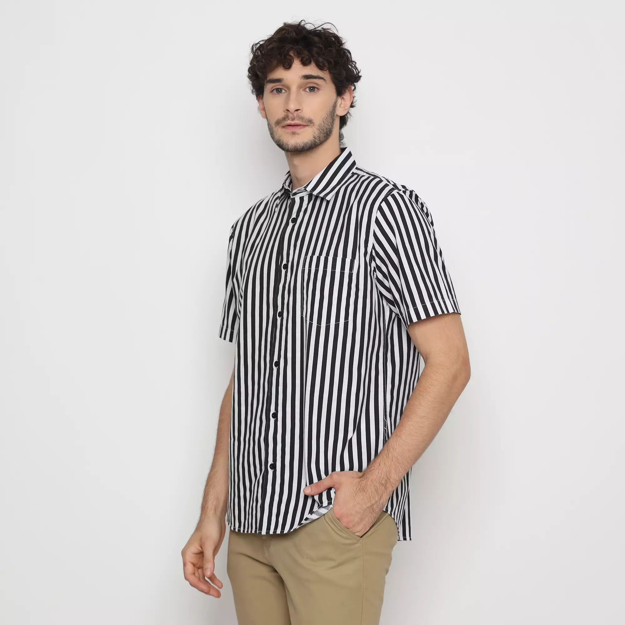 Platini Kemeja Salur Pria Lengan Pendek Katun Hitam Putih 73447