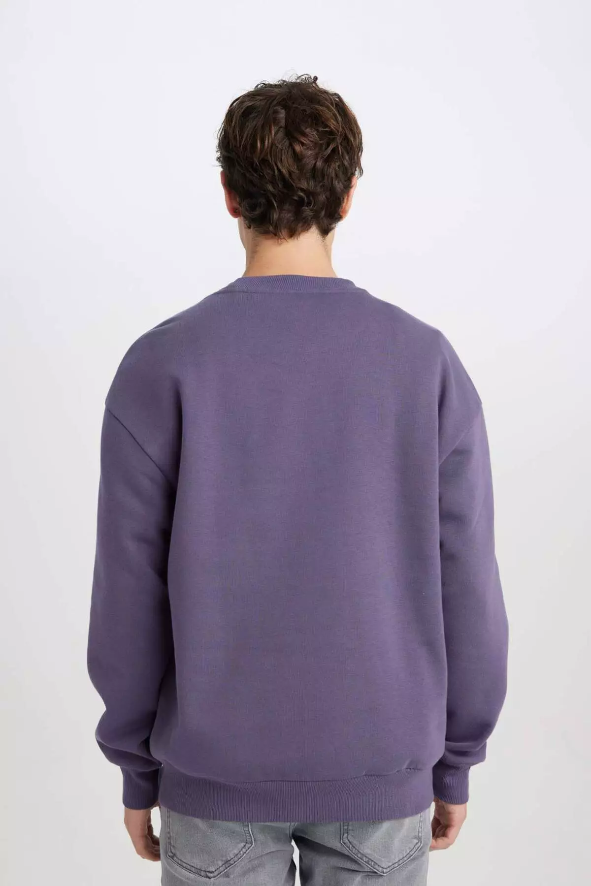 Crew Neck Boxy Fit Printed Sweatshirt X8282Az24Au