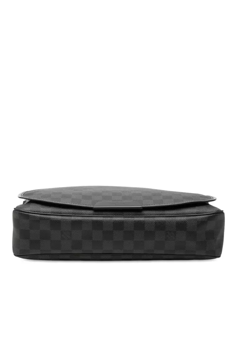 Pre-Loved Louis Vuitton Damier Graphite Daniel Mm