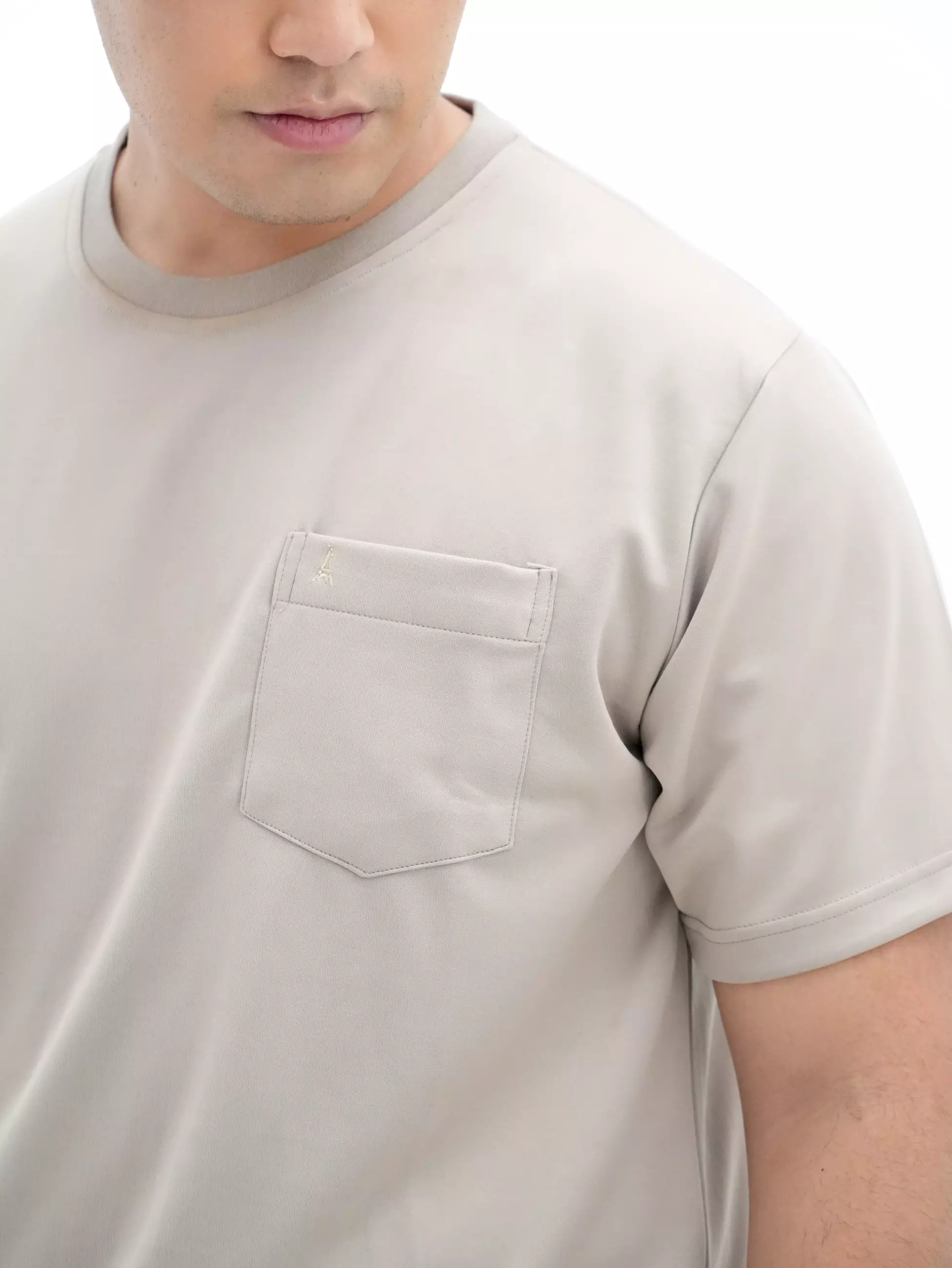 T-Shirt Scuba Cokelat Milo Kantong 3454