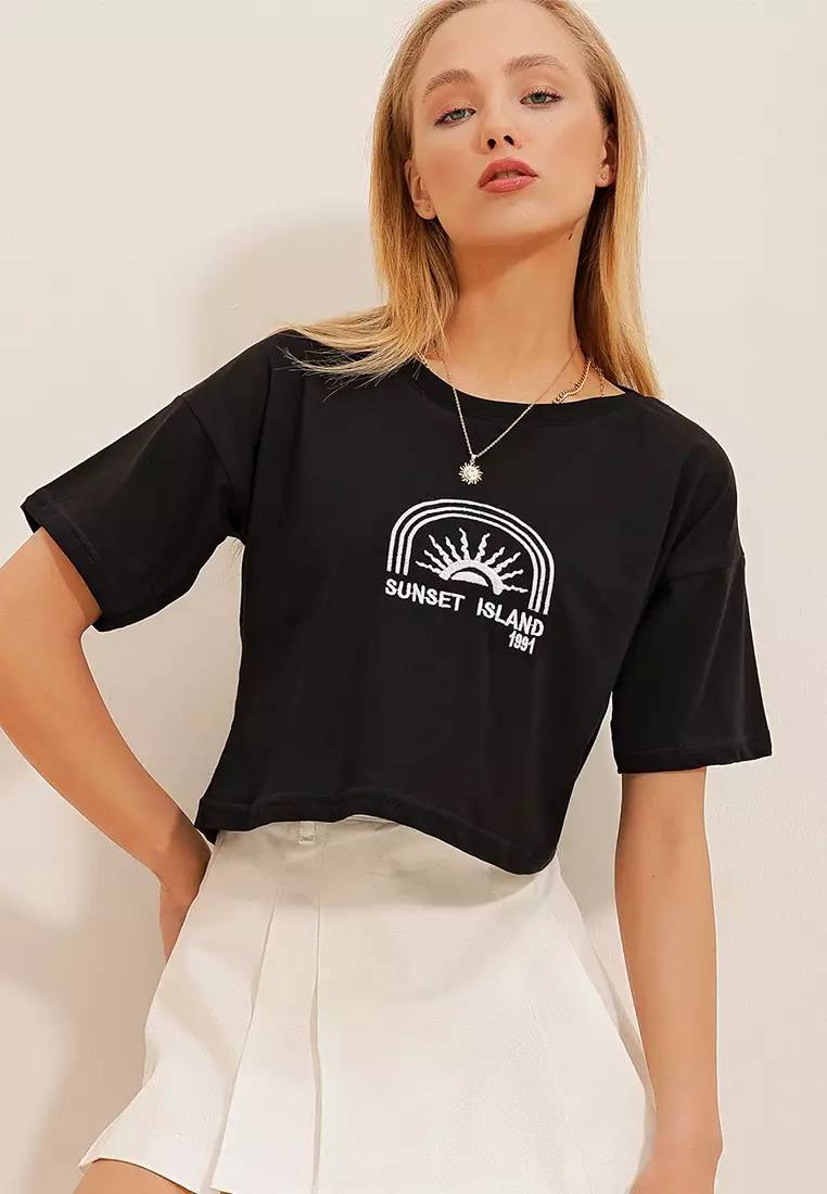 Buy Alacati Embroidered Cotton Crop T-Shirt 2024 Online | ZALORA Singapore