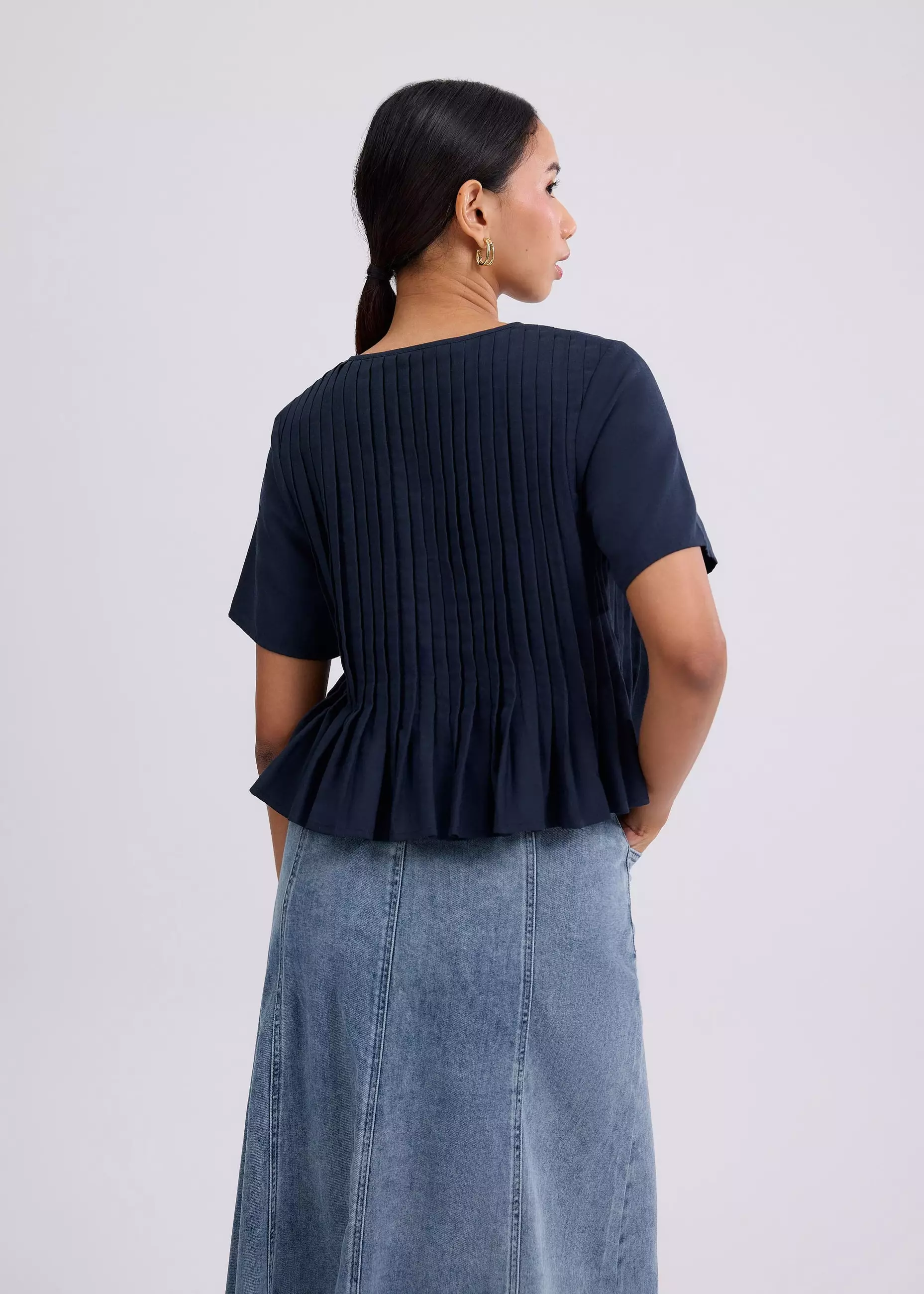 Atasan Wanita - Oxford Pintuck Notched Peplum Top