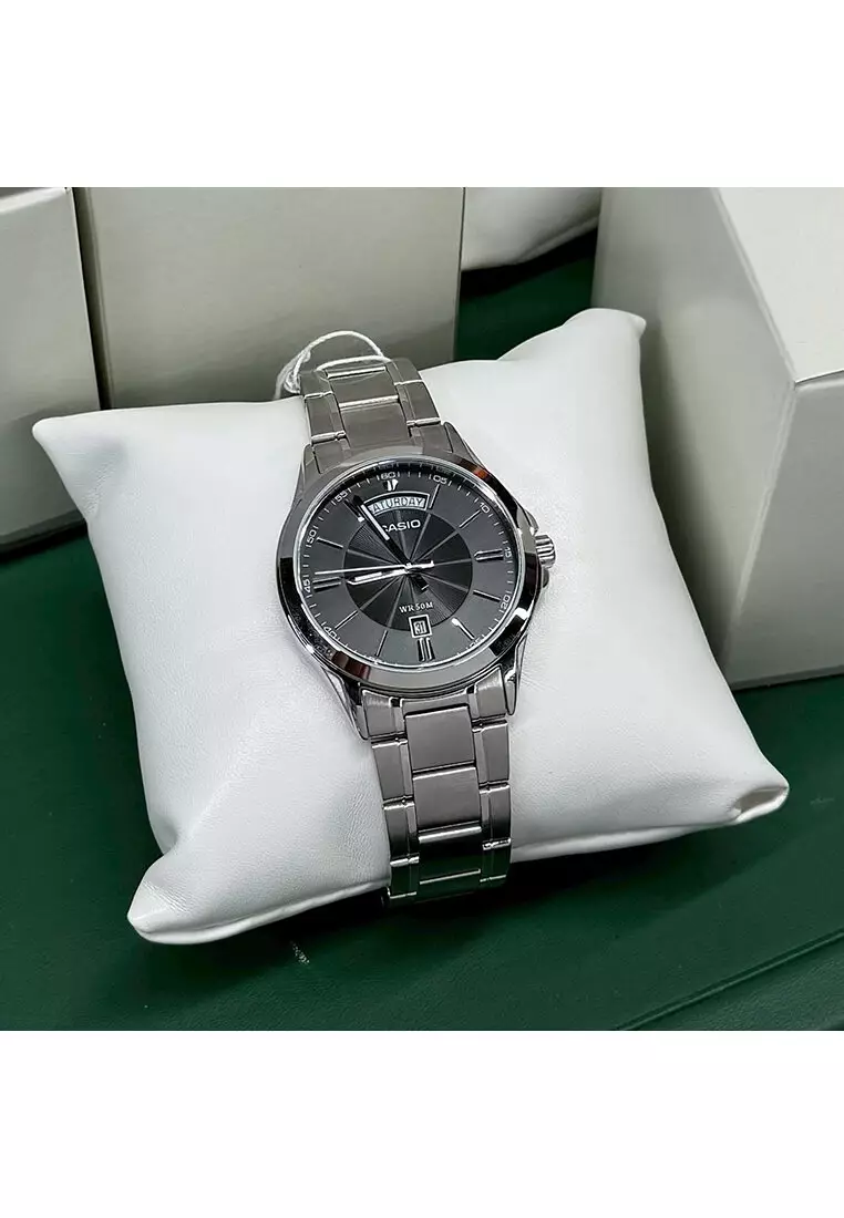 MTP-1381D-8A Men Analog Watch with Silver Stainless Steel Band