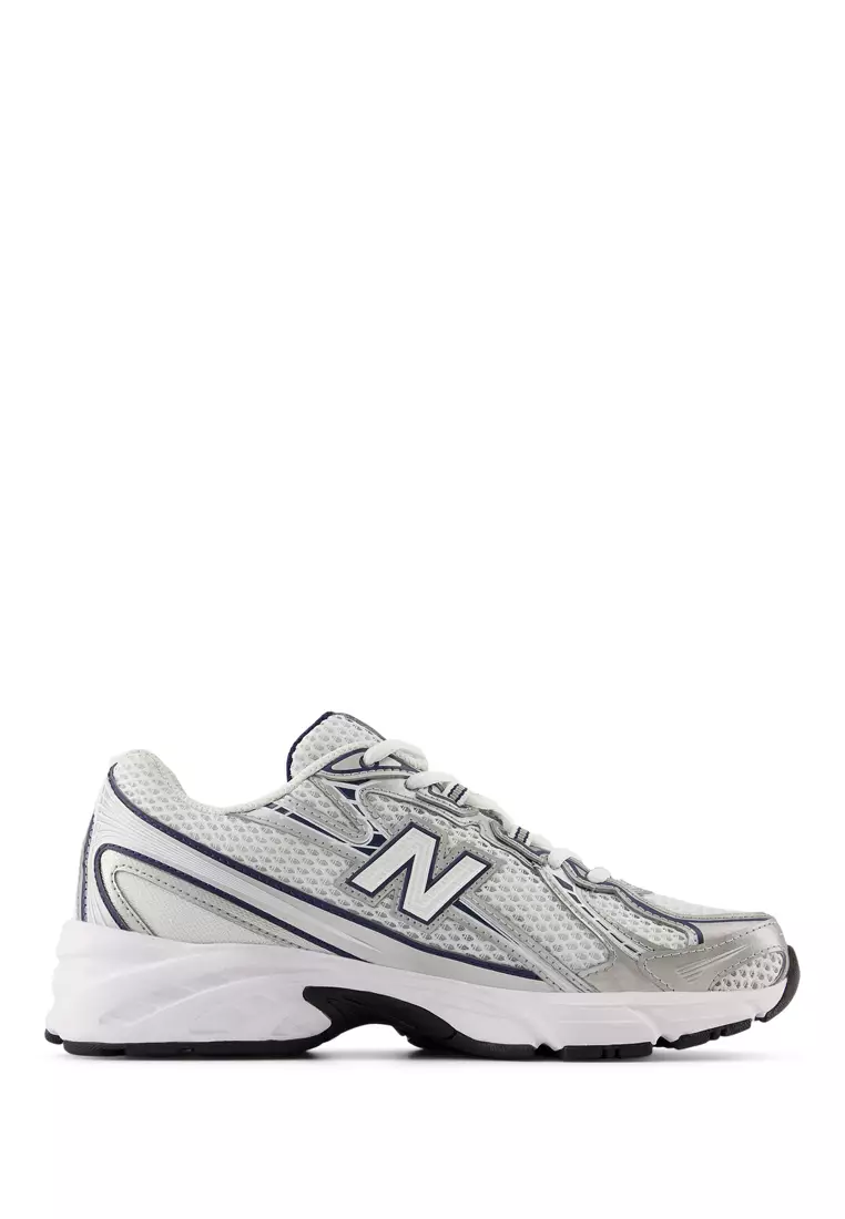 740 Classic Lifestyle Shoes
