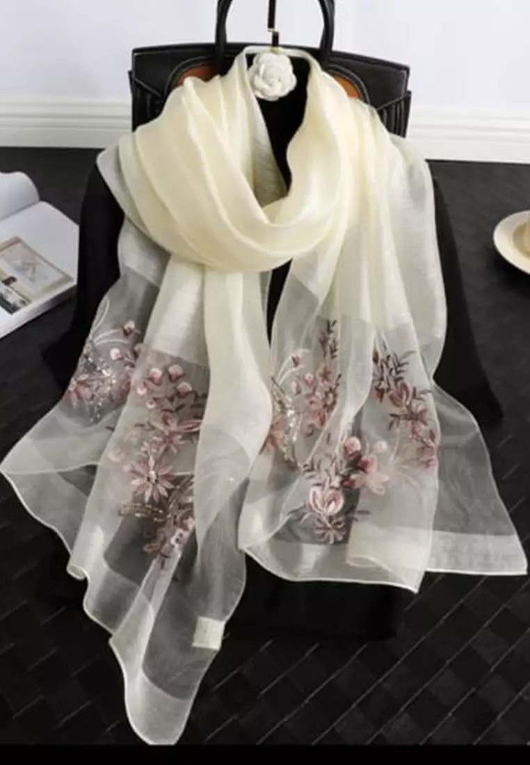 Aksesoris Wanita Golden Thread Embroidery & Sequin Flowery Silk Shawl Syal Sutra Wanita Broken White