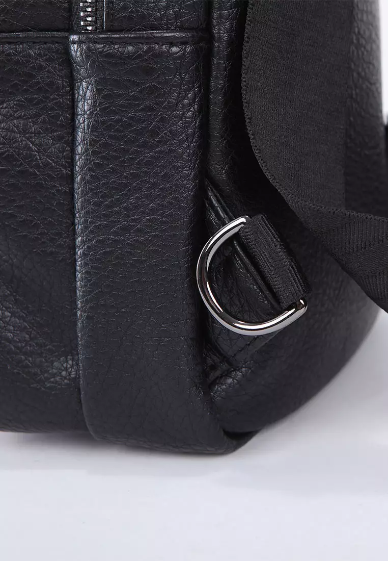 GSB STRAPPED SLING BAG BLACK