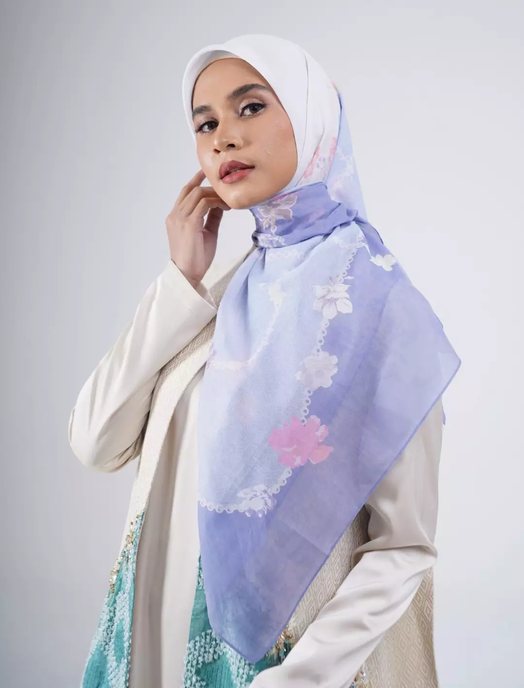 Niomy Printed Scarf Monacron Blue | Hijab Kerudung Segi Empat Motif