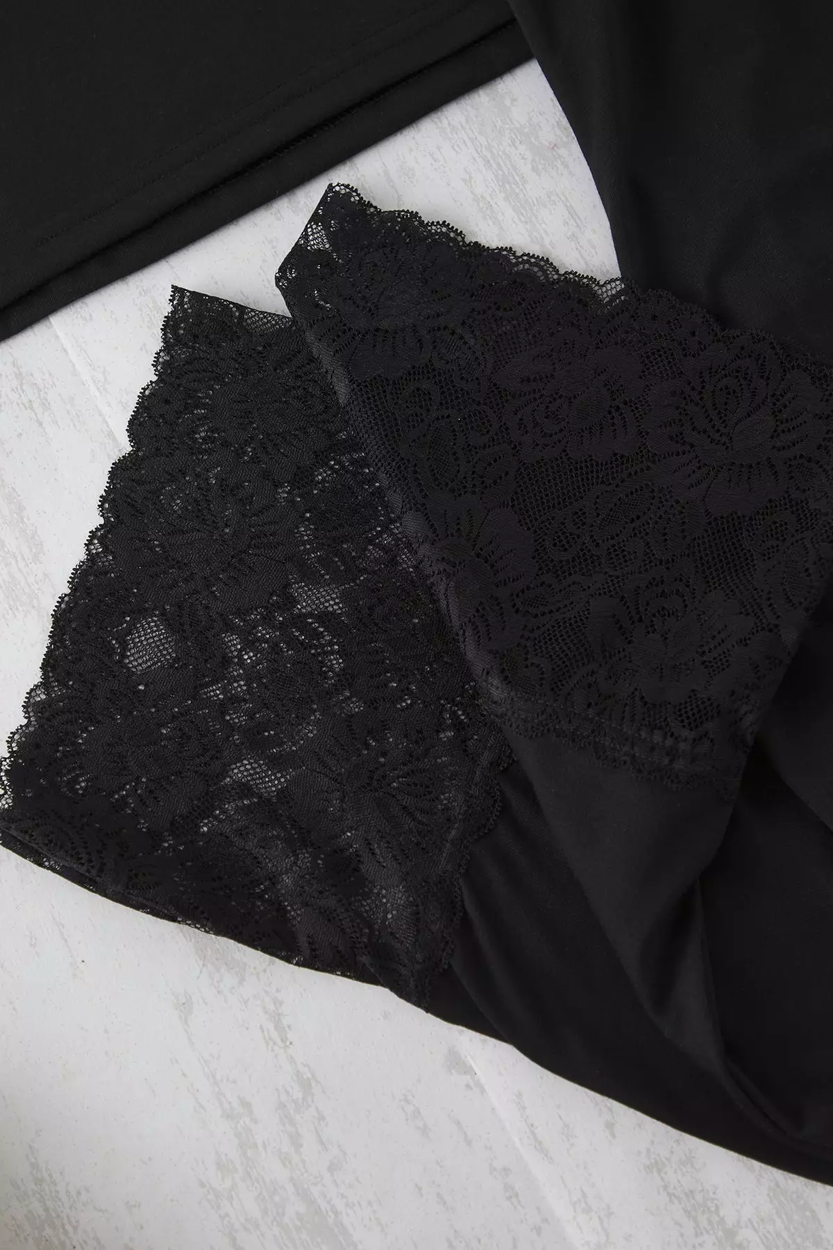 V Neck Lace Pyjamas Set