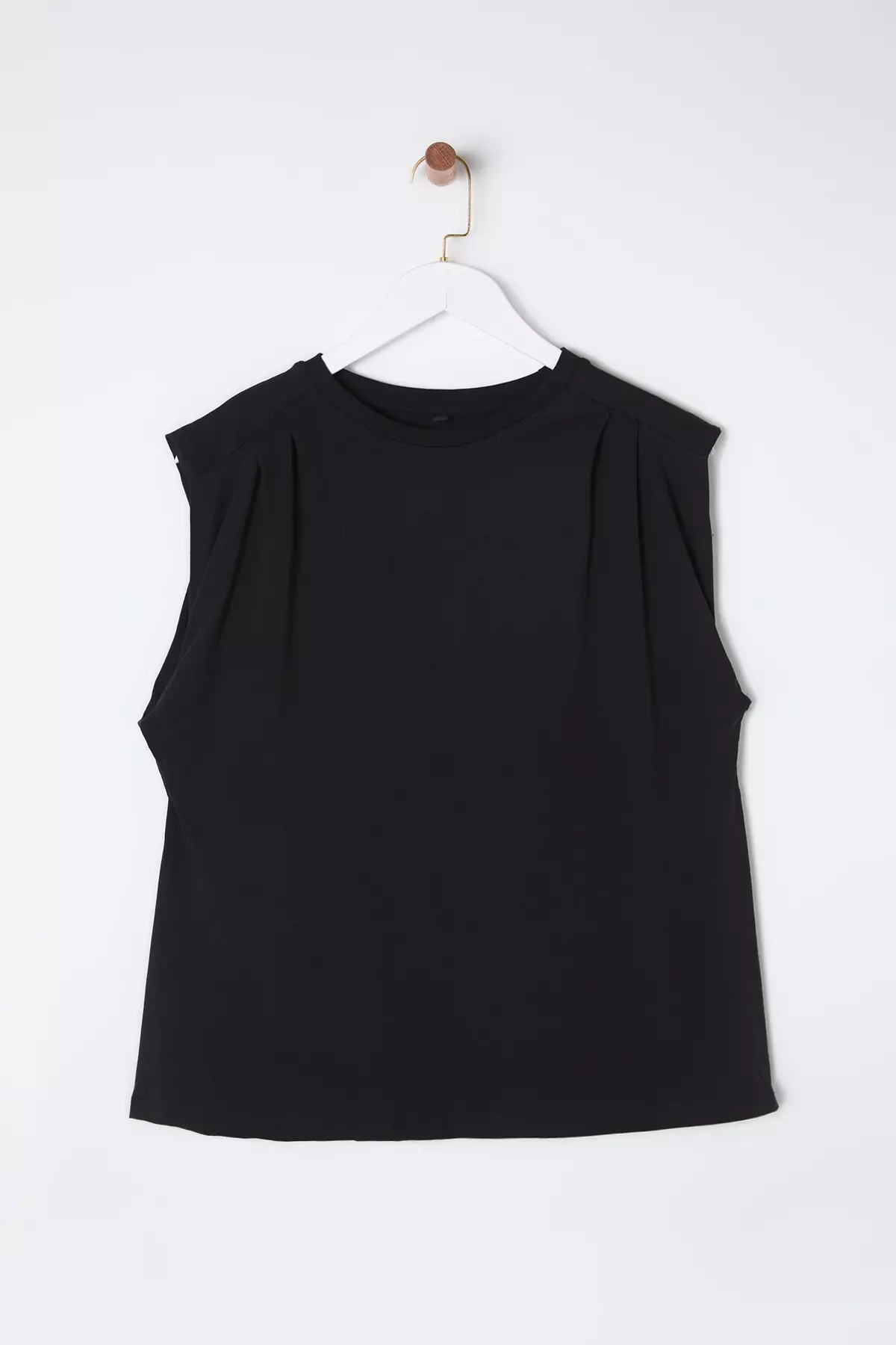 Plus Size Sleeveless Blouse