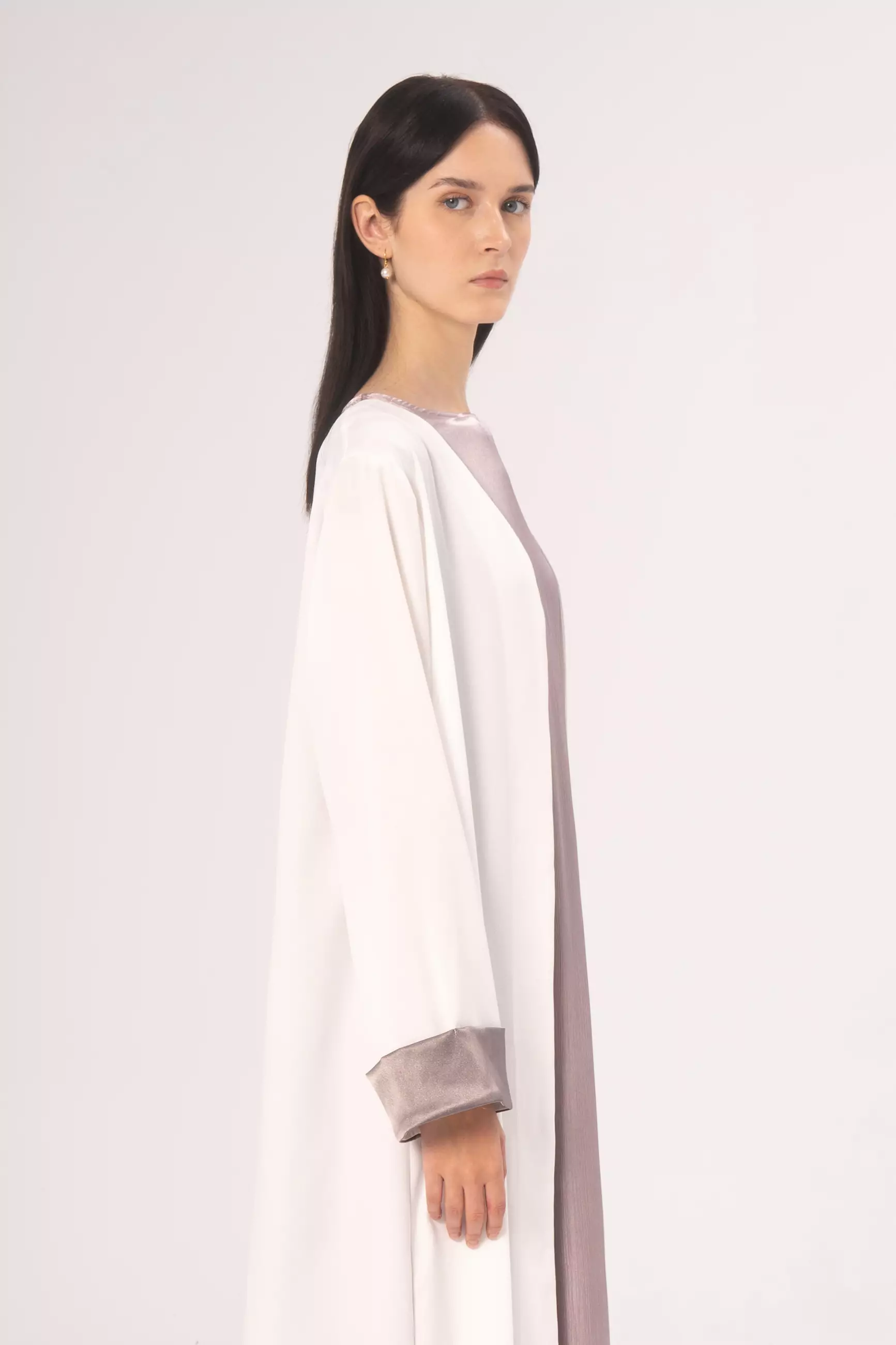 DEMURE&CO - DESSENTIALS FASHA OPEN ABAYA IN WHITE - DAILY WEAR ABAYA - PREMIUM CREPE