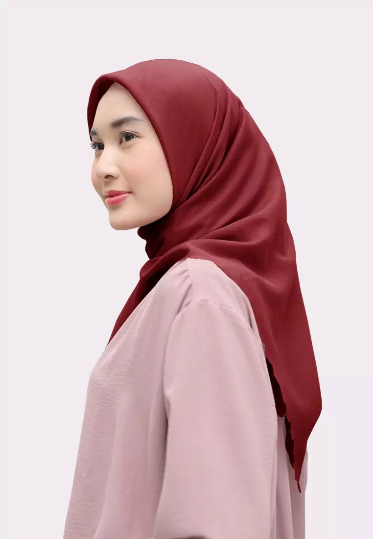 Zelena - Yuki Plain Paris Japan | Hijab Segiempat Paris Polos Lasercut - Red Berry