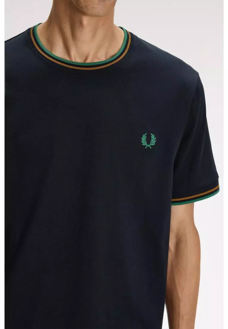 Fred Perry M1588 Twin Tipped T-Shirt (Navy / Dark Caramel / Sport Green)