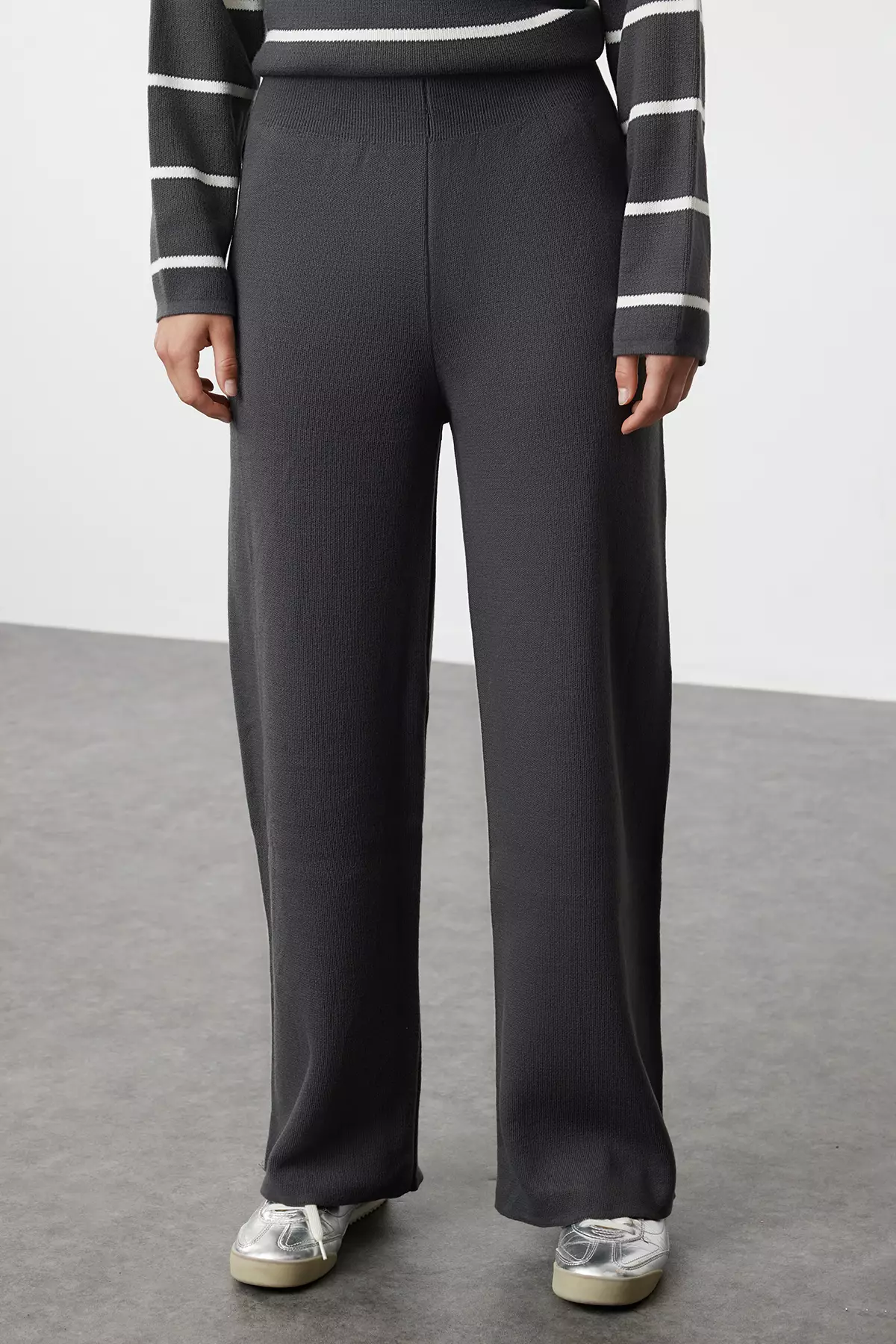 Wide Fit Anthracite Knitwear Set Zippered