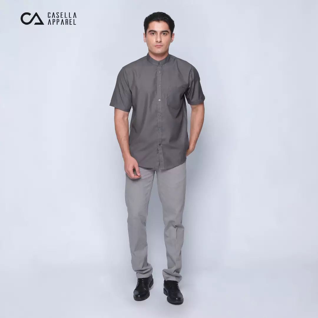 Simple Perfect x Casella Kemeja Pria Lengan Pendek Kerah Shanghai Solid Basic 2235 Dark Grey