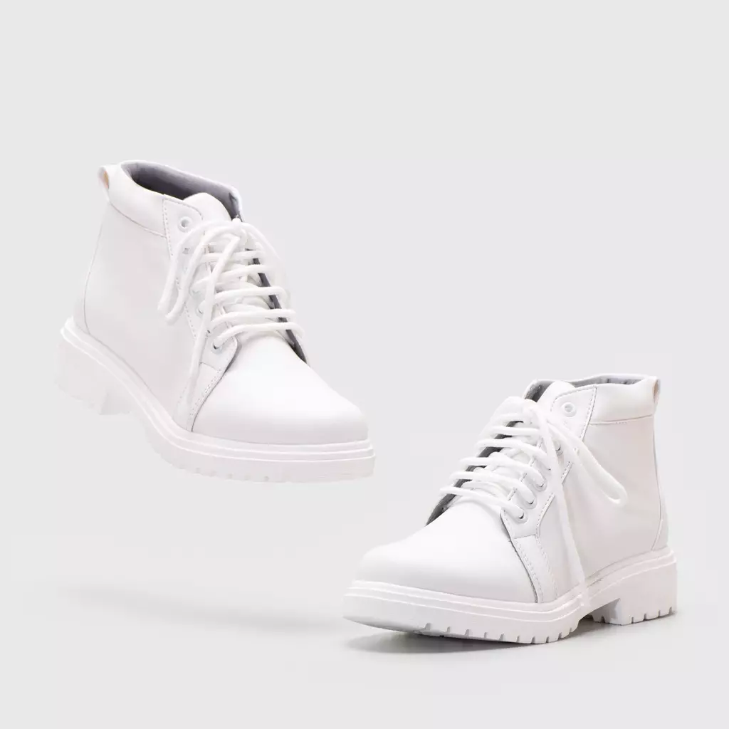 Butterpop Boots White