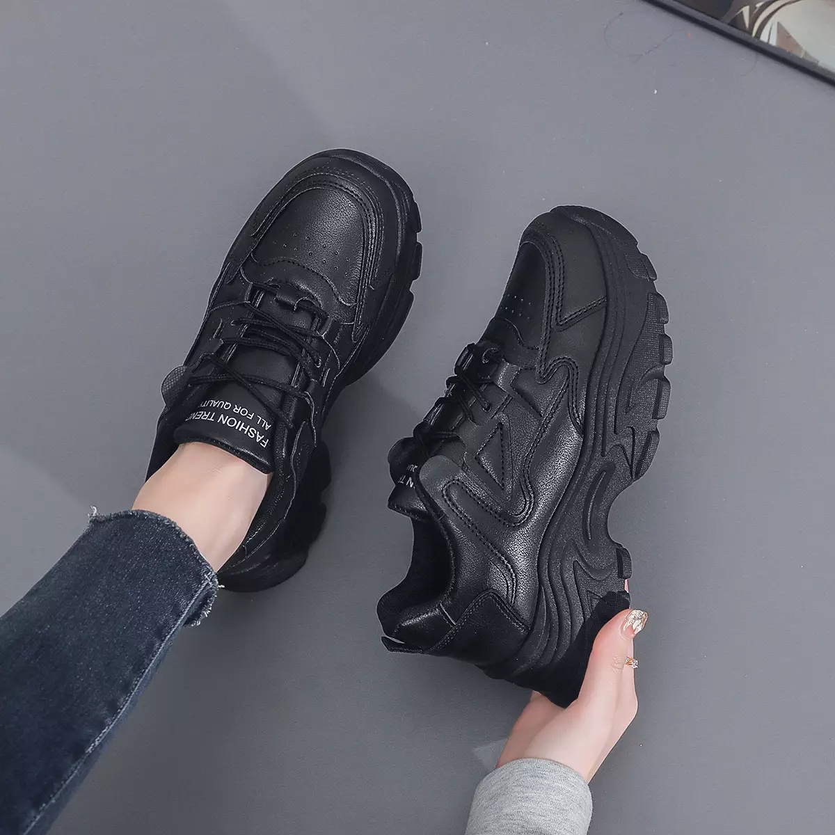 Sepatu Wanita Sekolah Pelajar Kasual Bertali Sneakers Cewek Kampus SM21