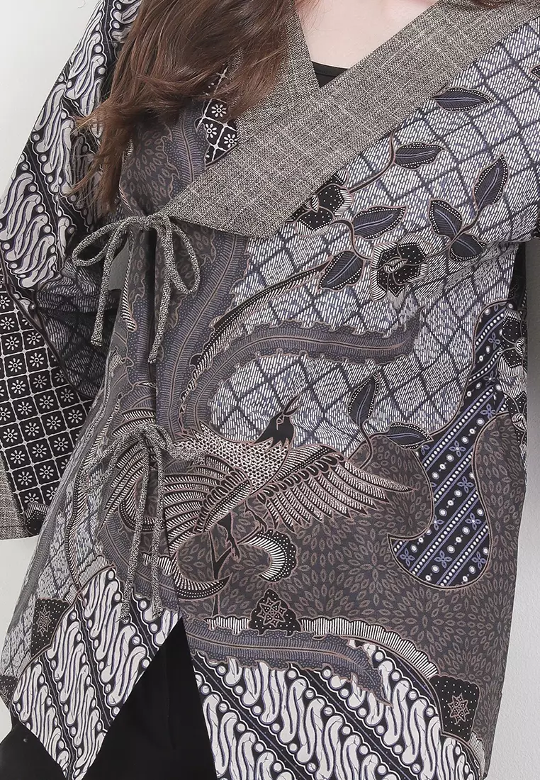 Blouse Fergia Batik Atasan Wanita Kimono Grey Lengan Panjang