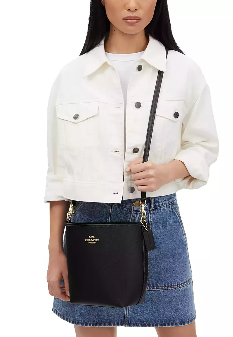 City Bucket Bag In Pebble Leather Black CT801