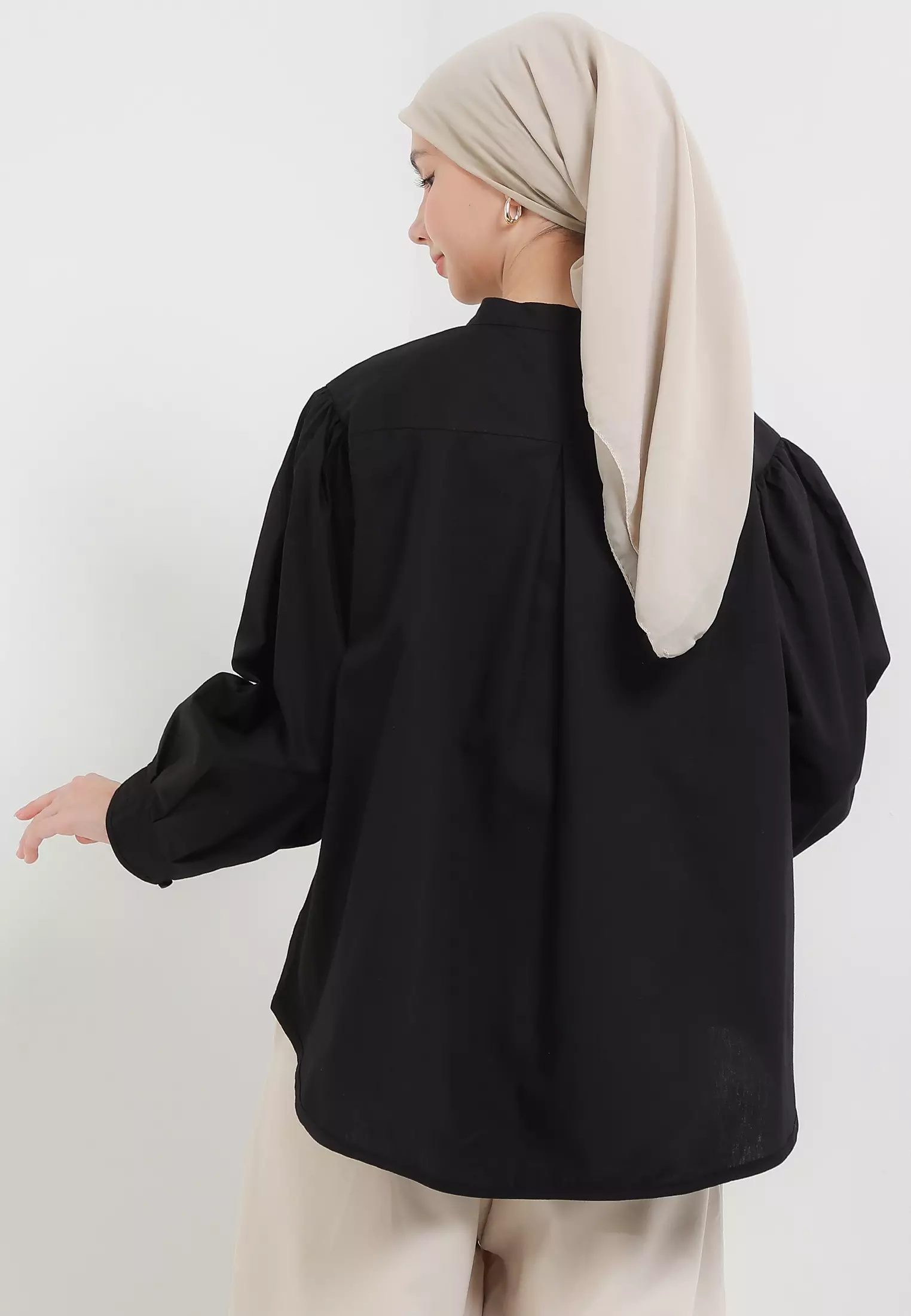 MFMW Payton Atasan Blouse Black