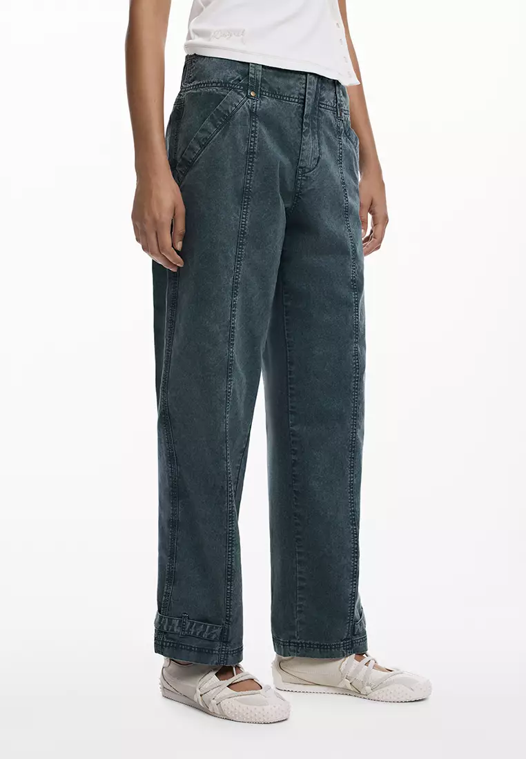 Straight denim pants with seams