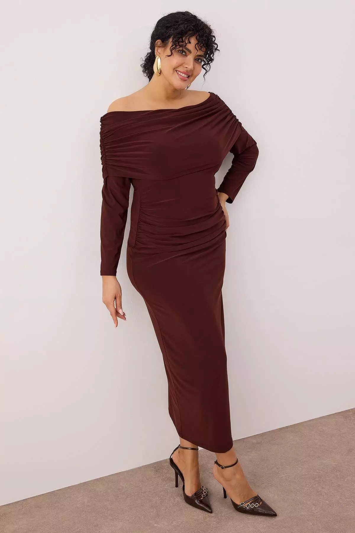 New Year Brown Ruched Carmen Collar Stretchy Maxi Knitted Dress Tbbaw26Ah00072