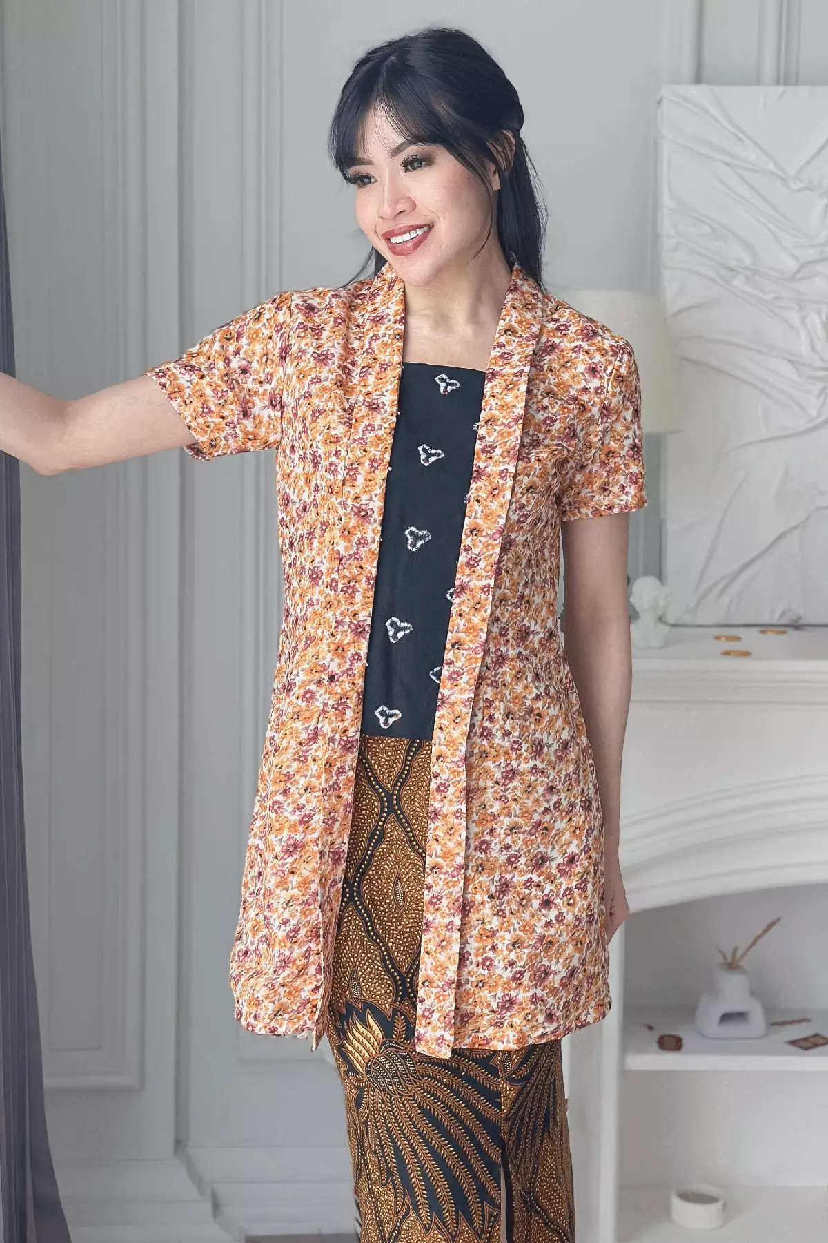 Chandani Kembangan Jingga Kebaya Panjang