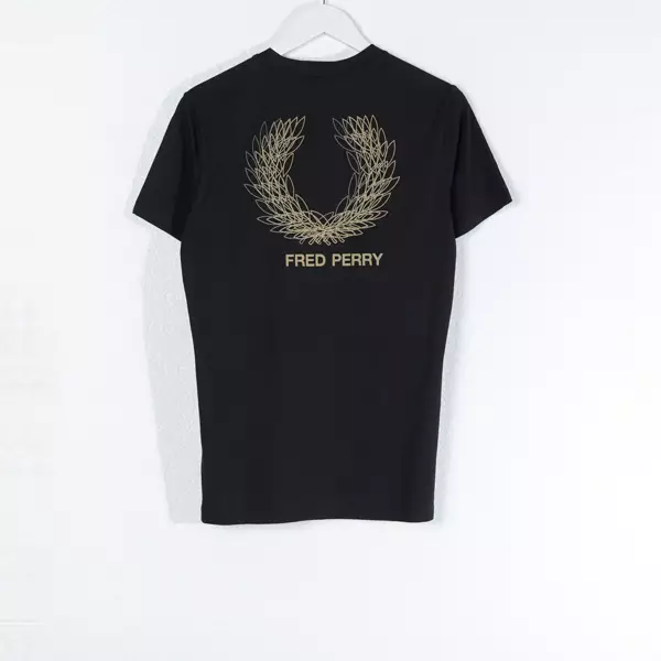 Kaos FRED PERRY LOGO BLURRED GOLD BACK BLACK TSHIRT 100% ORIGINAL