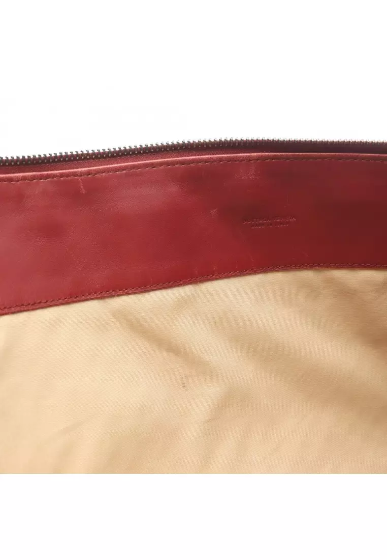 Pre-Loved BOTTEGA VENETA Intrecciato Clutch bag leather Red