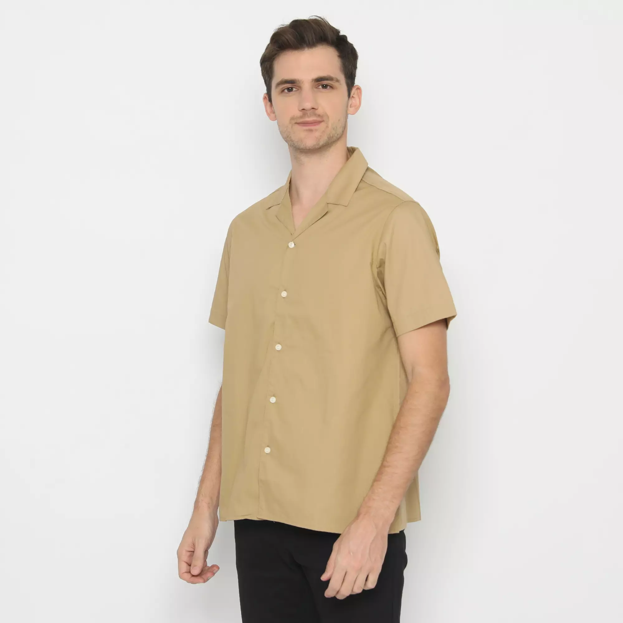 Platini Kemeja Polos Pria Kerah Hawai Katun Coklat Muda 73260