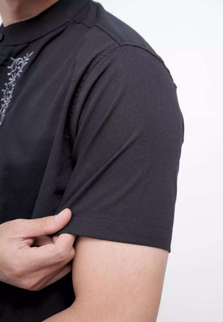 Ryusei Kemeja Kerah Koko Lengan Pendek Kagami Black