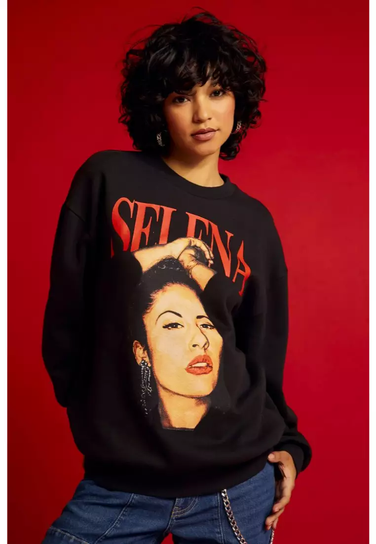 Buy FOREVER 21 Selena Graphic Fleece Pullover 2023 Online | ZALORA  Philippines