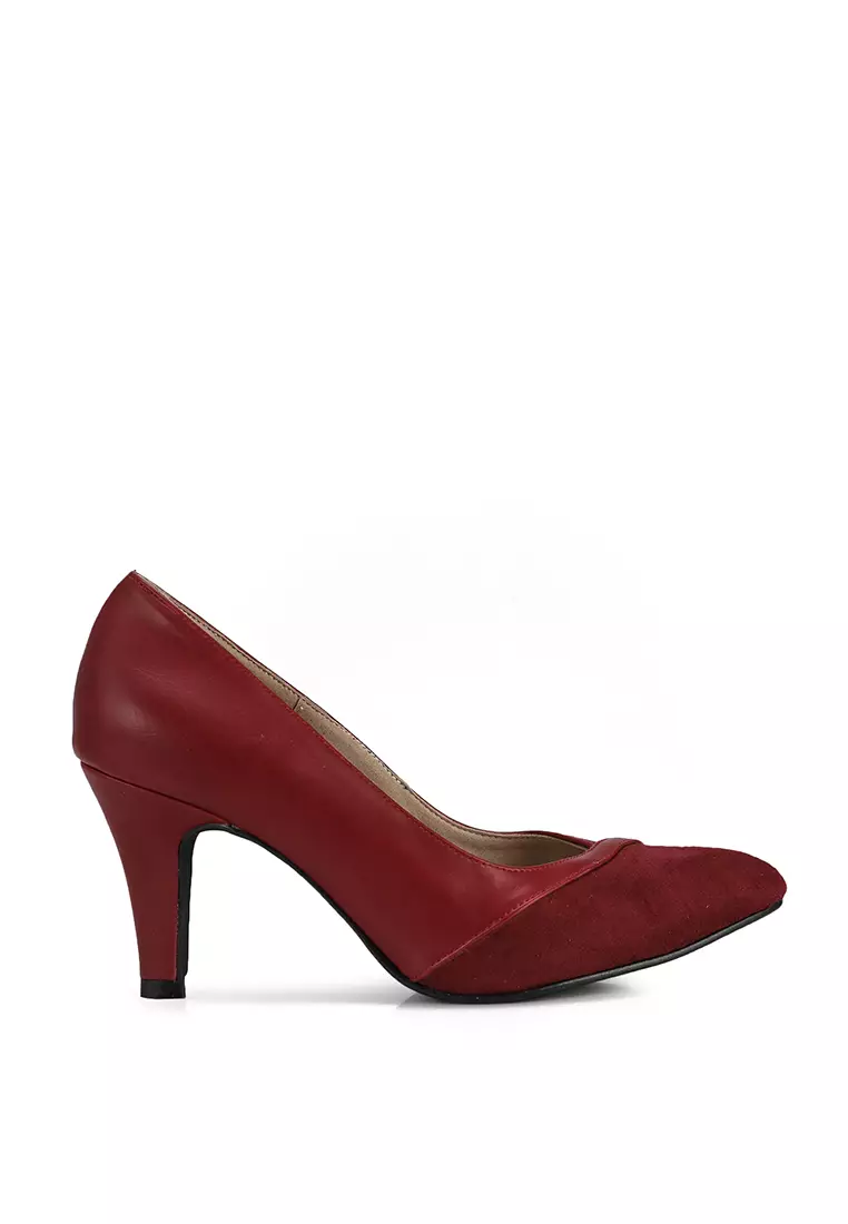 Red pumps top shoes