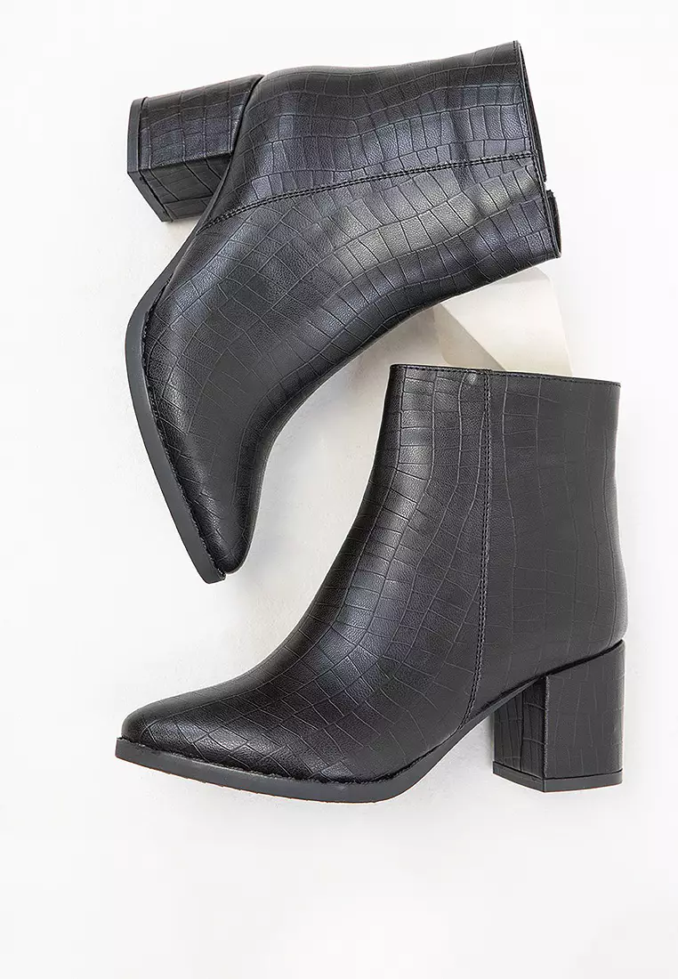 Pointed Toe Heeled Ankle Boots