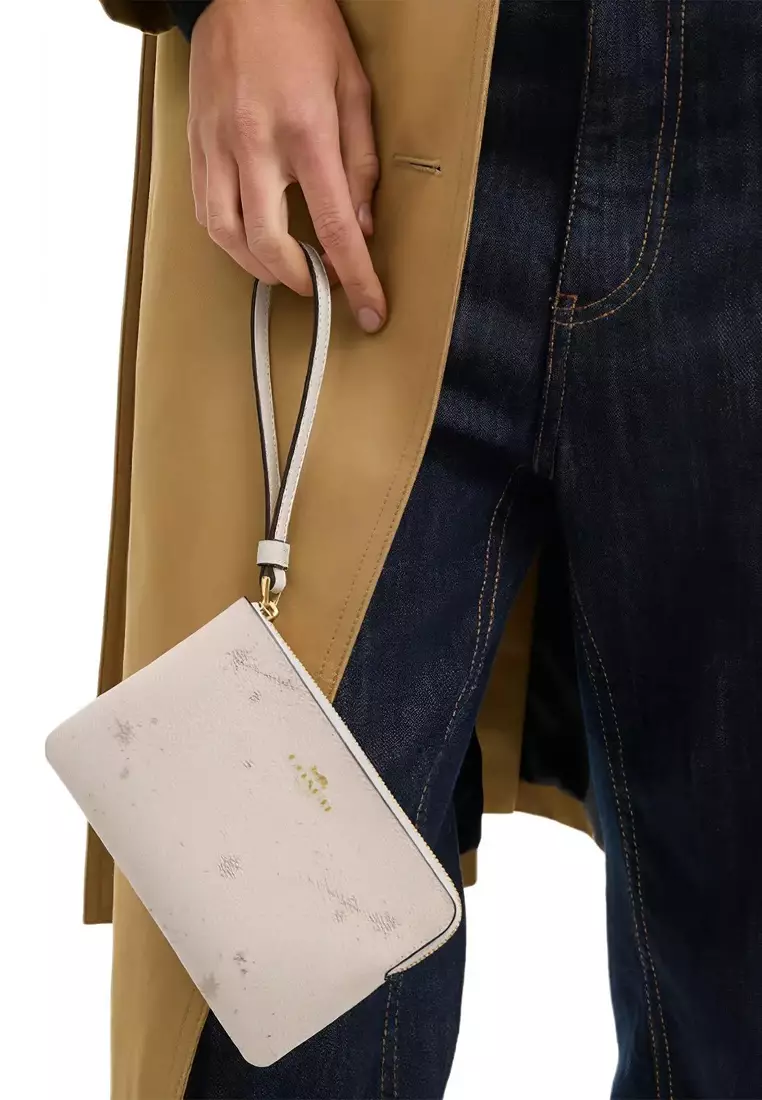 Corner Zip Wristlet With Star Print CCK76