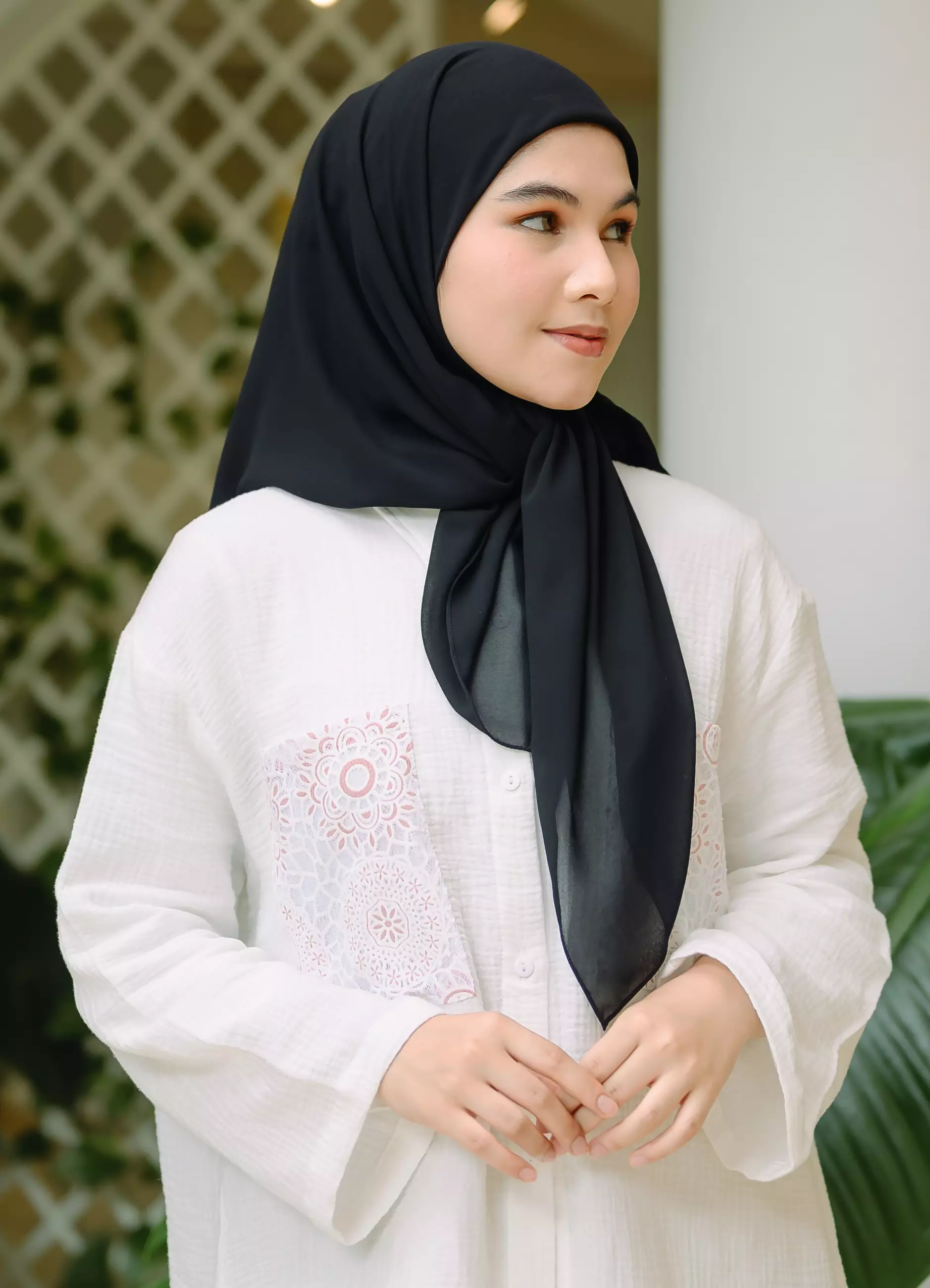 Bawal Square Black