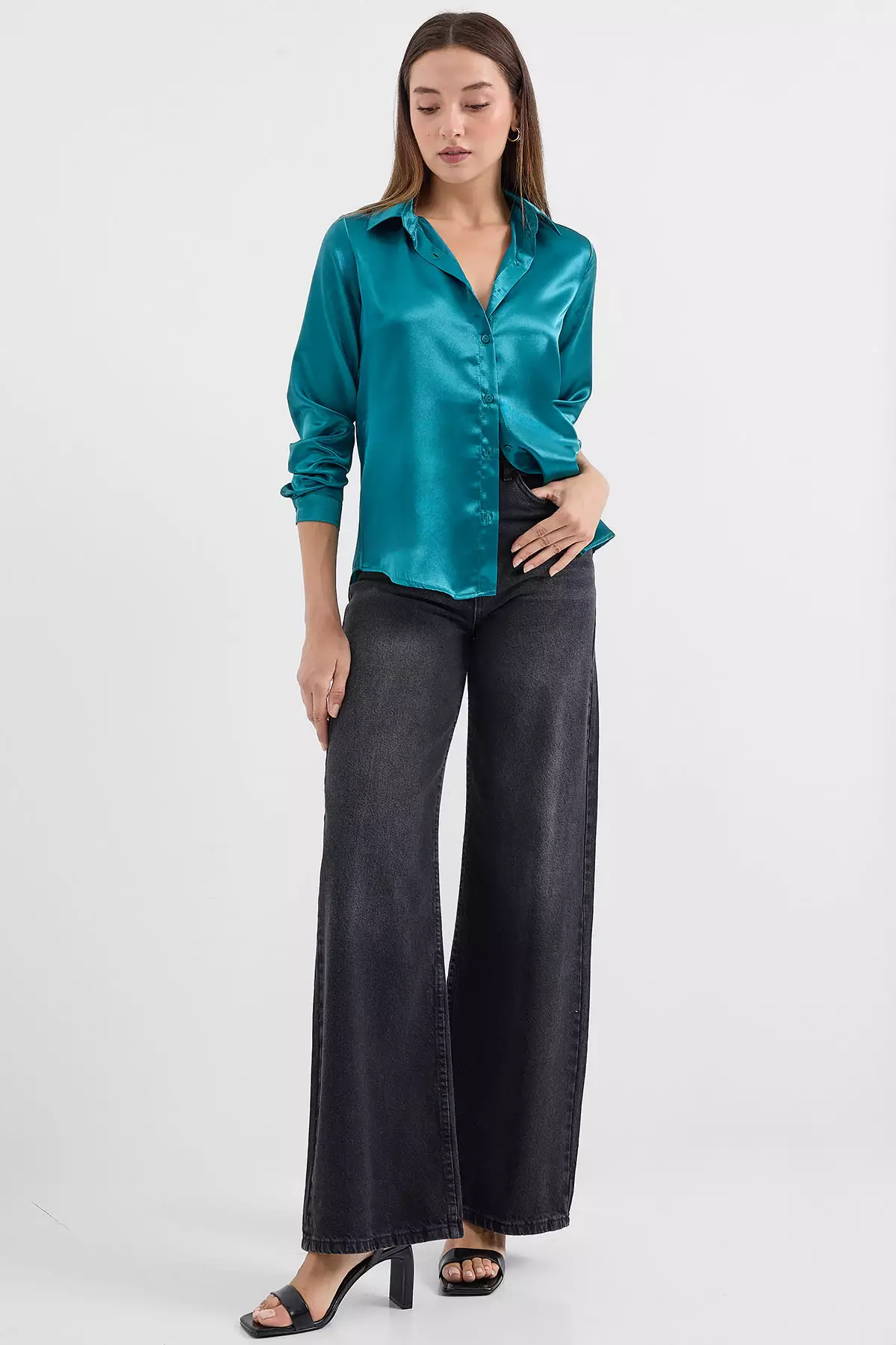Long Sleeves Collared Shirt