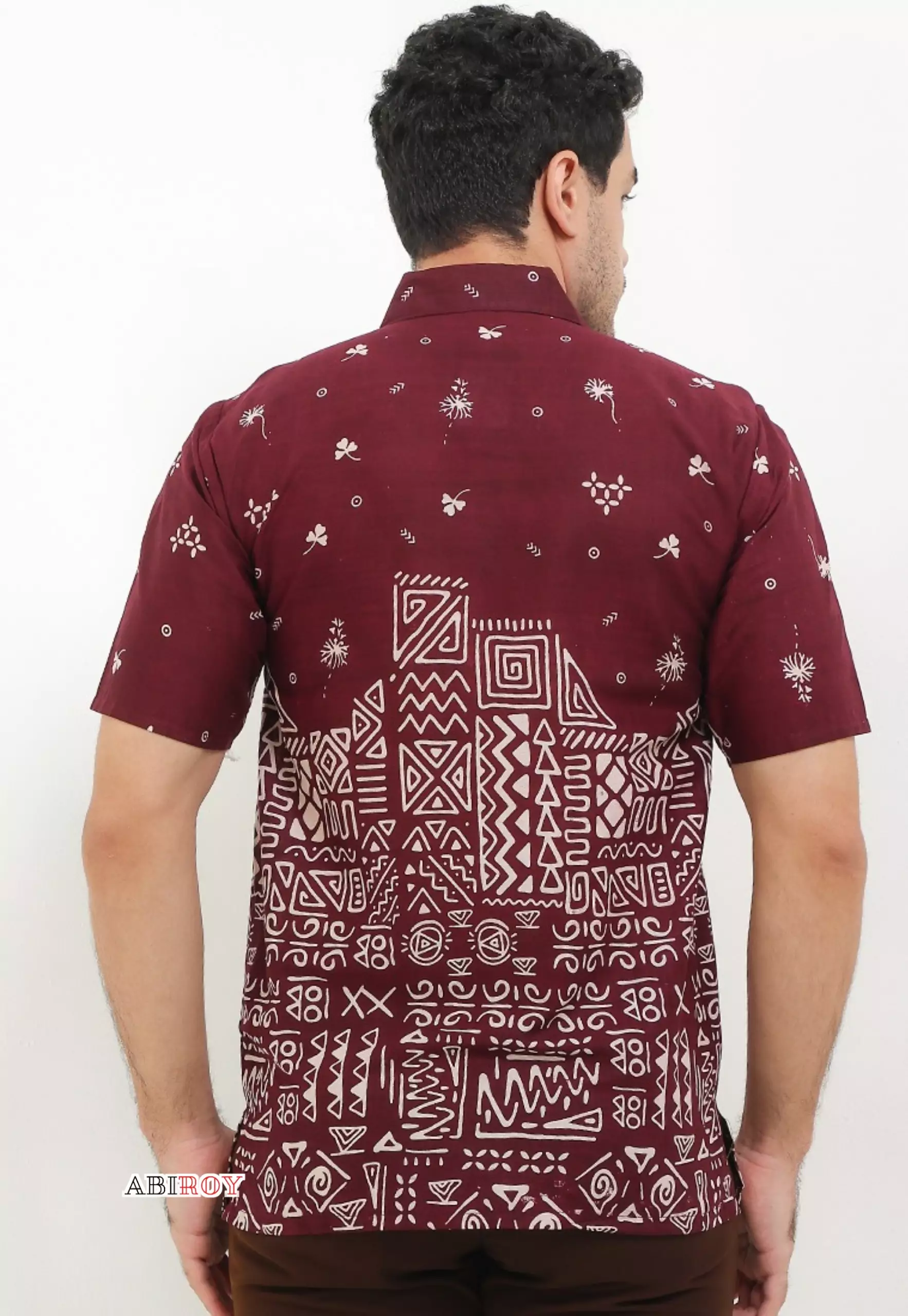 Ukiranda Burgundy Kemeja Batik Pria Premium Slimfit Lengan Pendek NLN