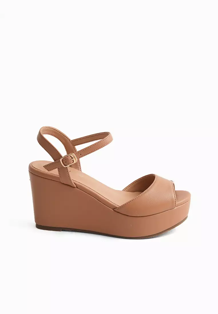 Discount on Cln  shoes - SKU: Serbia Wedge Sandals