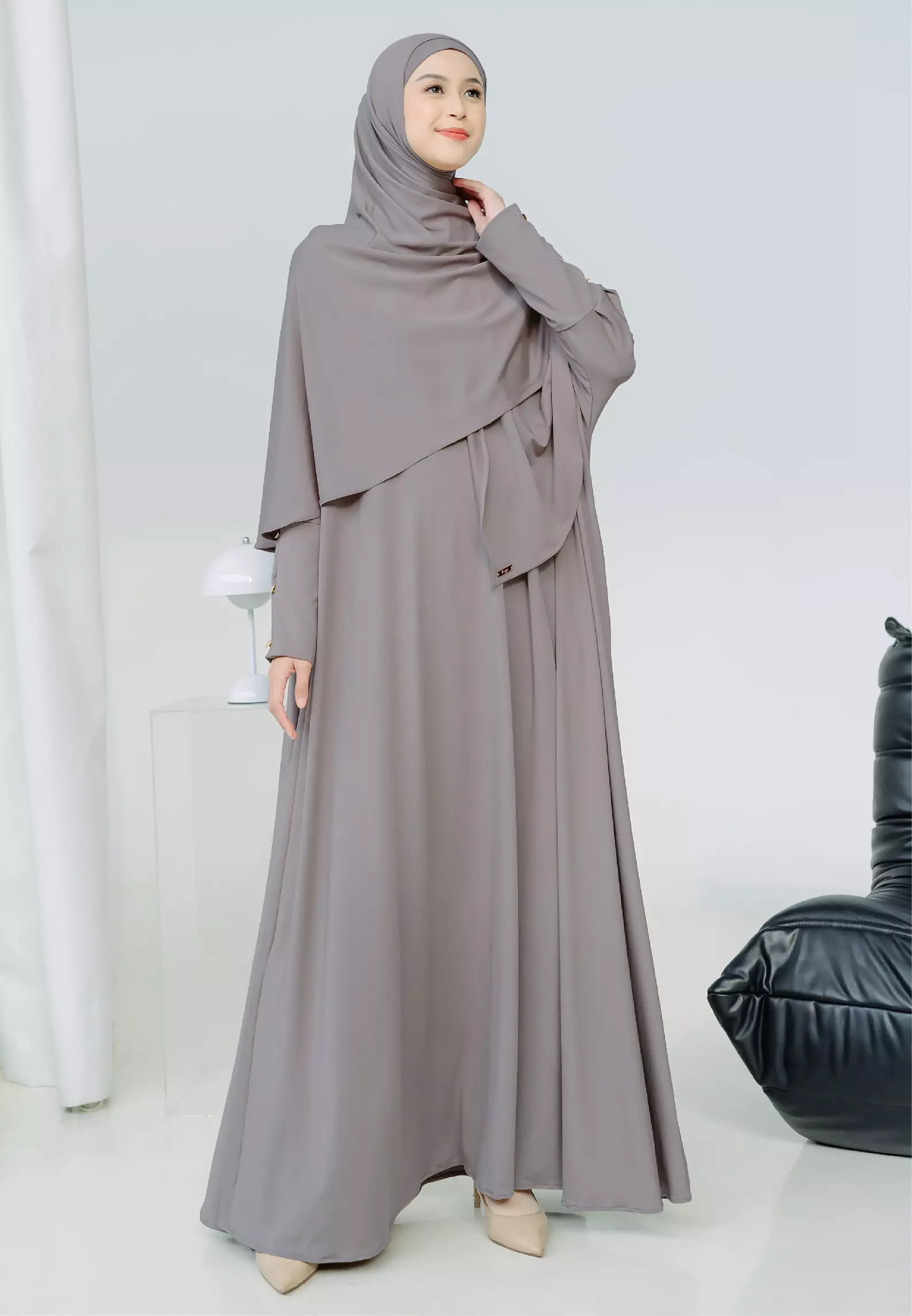 Hafisa Abaya Set Grey Cream