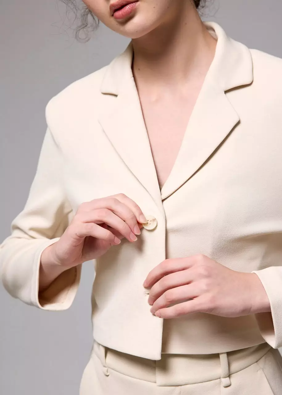 Blazer Wanita - Alya Boxy Crop Blazer