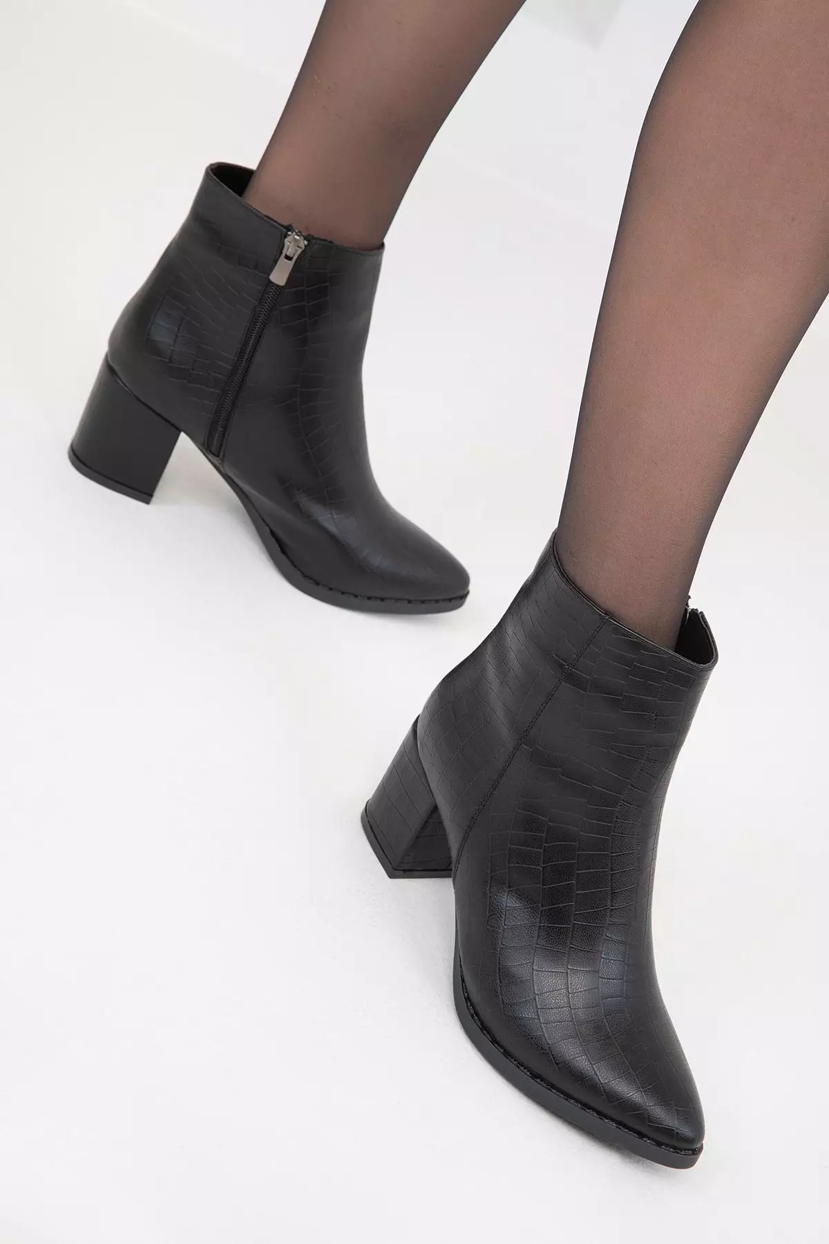 Discount on Soho  shoes - SKU: Pointed Toe Heeled Ankle Boots